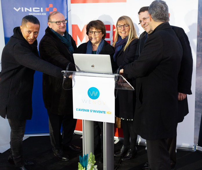 Frédérique Seels, vice-présidente de la MEL en charge de l’économie, du commerce et de l’artisanat, de Martine Aubry, maire de Lille, de Pierre de Saintigon, président d’EuraTechnologies, d’Olivier de la Roussière, président de Vinci Immobilier et d’Éric Charpentier, directeur général du Crédit Mutuel nord Europe