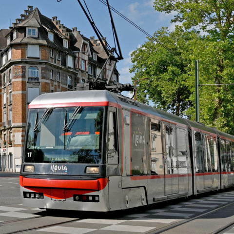 Aujourd’hui, de nouvelles rames, demain, plus de lignes de tramway