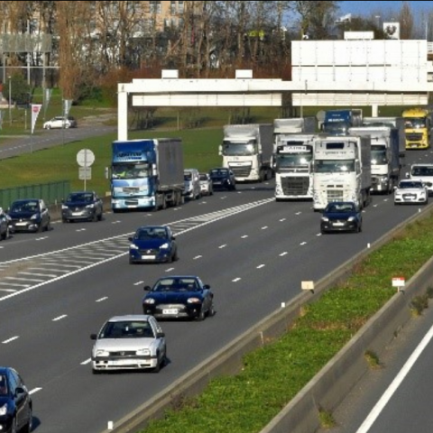 Changer ses habitudes, ça rapporte : lutter contre la saturation du trafic  routier grâce au programme Ecobonus