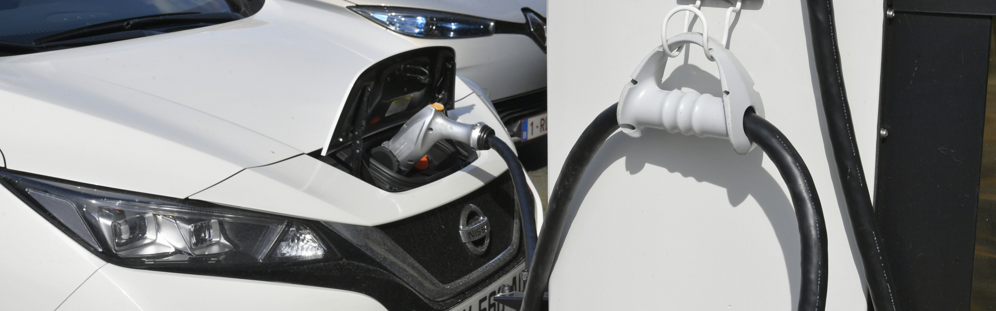 Déploiement de 167 bornes de recharge pour véhicules électriques et hybrides rechargeables : La Métropole Européenne de Lille résilie sa convention de partenariat avec BlueLib, filiale de Bolloré