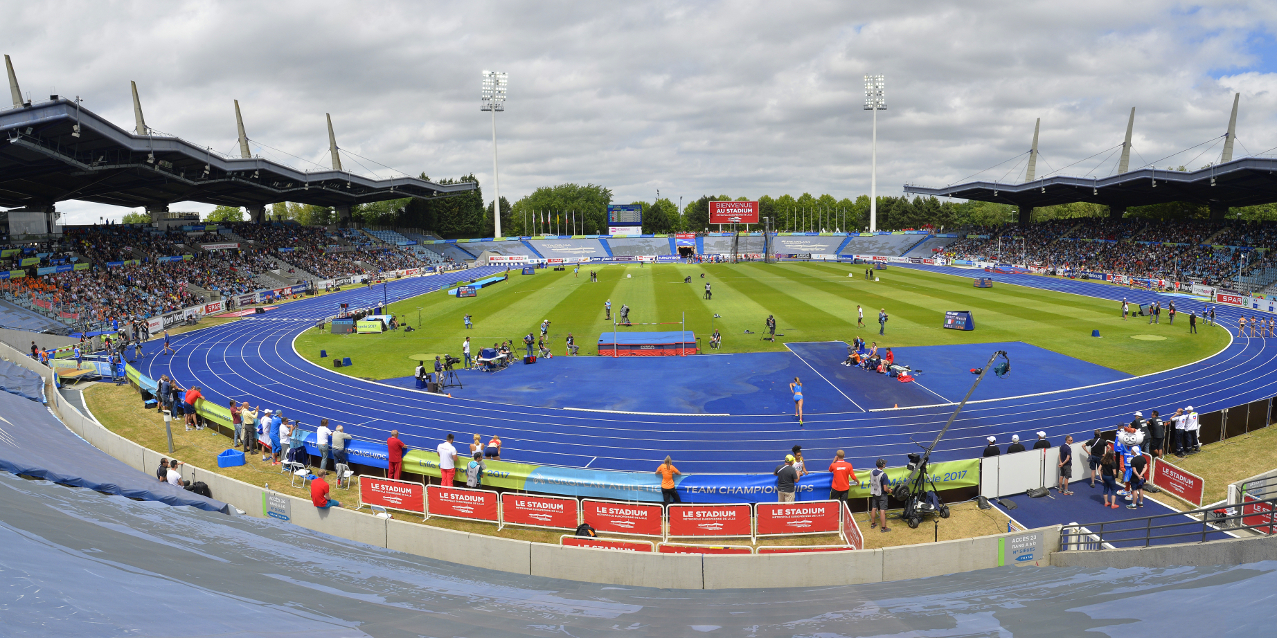 Vue du Stadium depuis les tribunes (agrandir l'image)